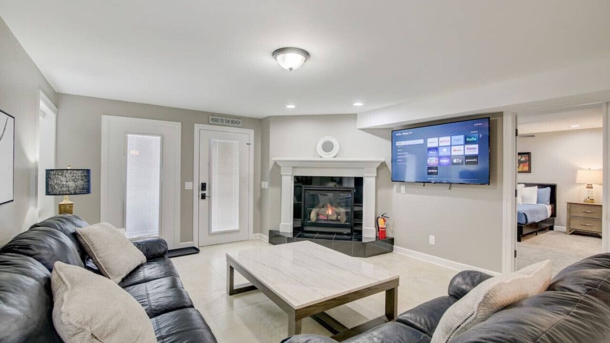 Lake Delton Condo | Some'R on the Beach - Beachfront Condo for Six
