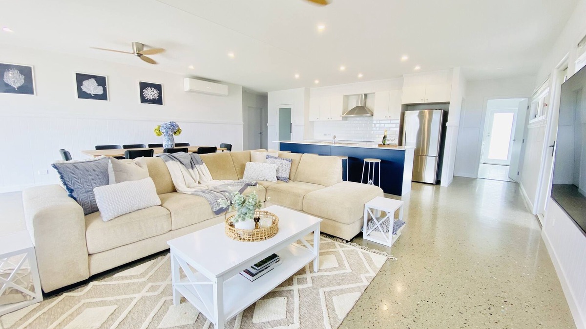 Hazeldean House | Somerset Dreams| Sleeps 10| Dam Views| Brand New Hamptons Home|Free Wi-Fi