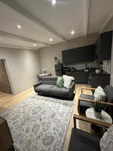 Heldervue Apartment | Somerset-West PRIME SPOT- Solar Powered!