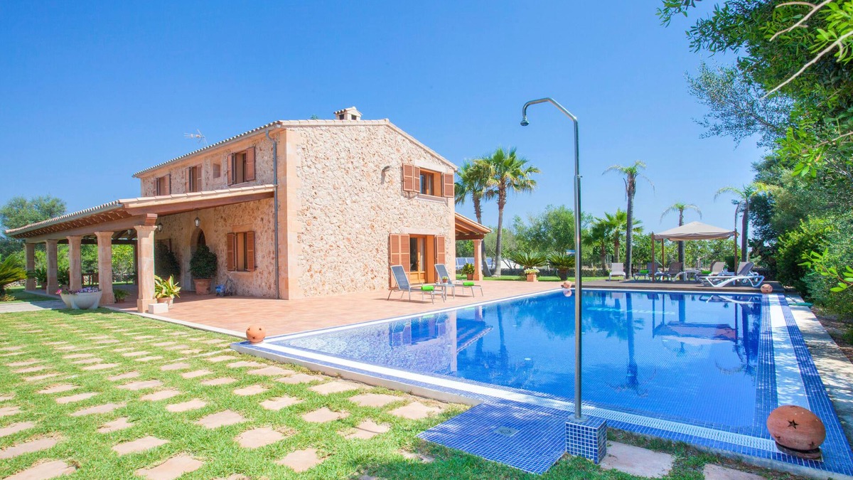 Muro Villa | SON AUBA - Villa with private pool in Muro. Free WiFi
