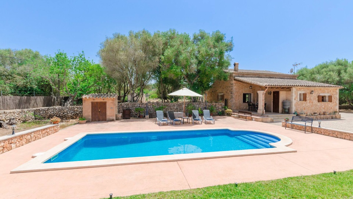 Algaida Villa | SON GARBI - Traditional villa with private pool in inland Mallorca. Free WiFi