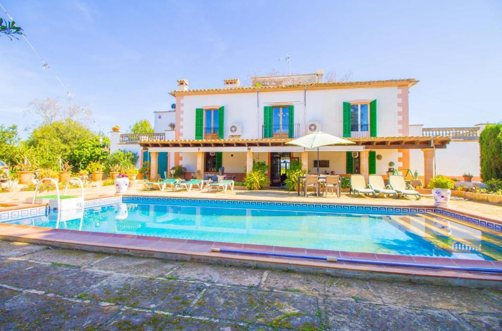 Sa Creu Vermella Villa | Son Prunes by North Properties Mallorca