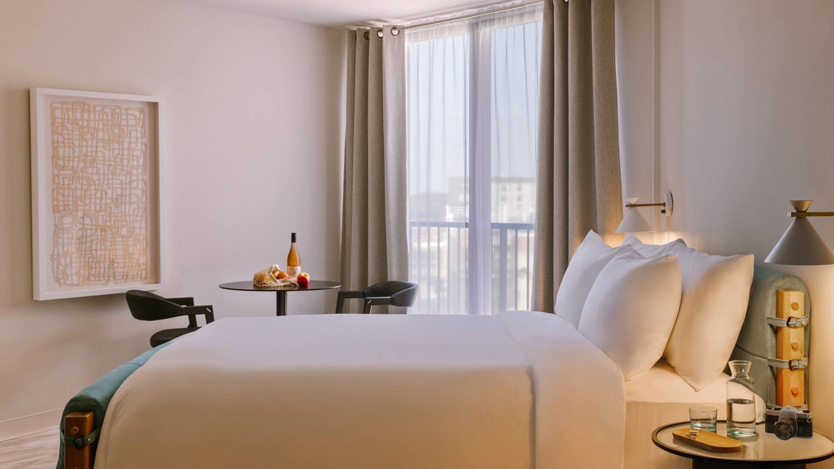 Downtown St. Paul Apartment | Sonder The Fitz | Queen Studio