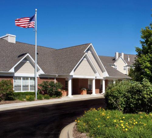 Waukegan Hotel | Sonesta ES Suites Chicago Waukegan Gurnee