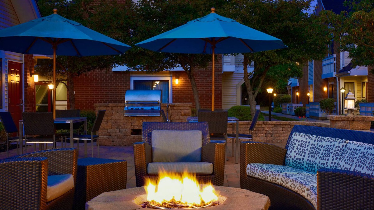 Warwick Hotel | Sonesta ES Suites Providence - Airport