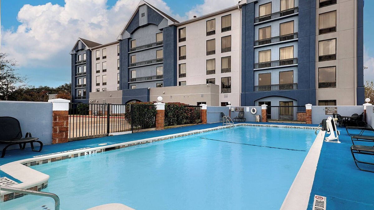 Fairbanks Hotel | Sonesta Essential NW Houston