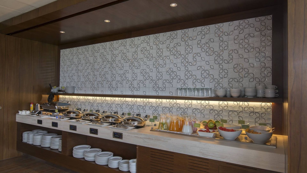 San Isidro Centro Financiero Hotel | Sonesta Hotel El Olivar Lima