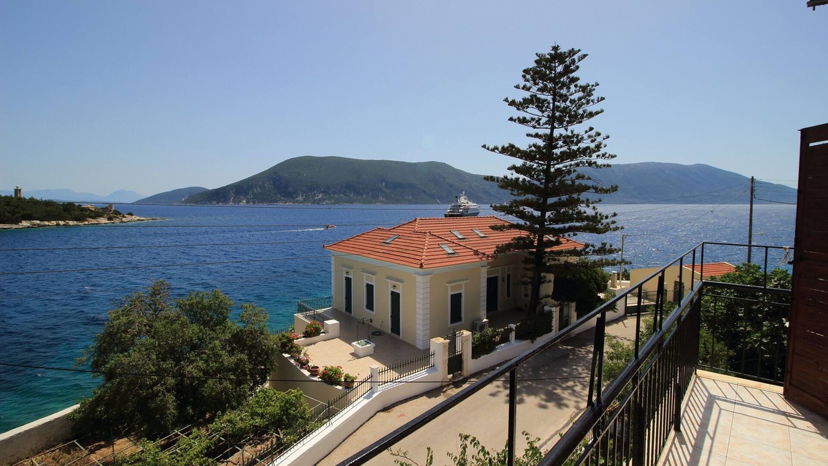 Matsoukata Apartment | Sonia's Apartment in Fiscardo Waterfront
