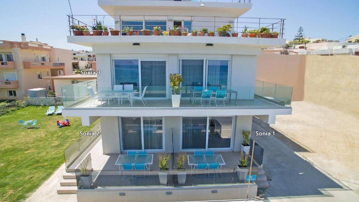 Agii Apostoli Apartment | Sonja 3 apartment,pool,Beachfront,Chania