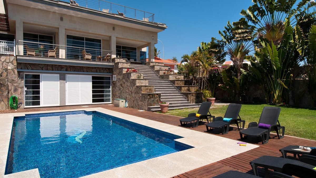 Sonnenland Villa | Sonnenland House for 12 by VillaGranCanaria