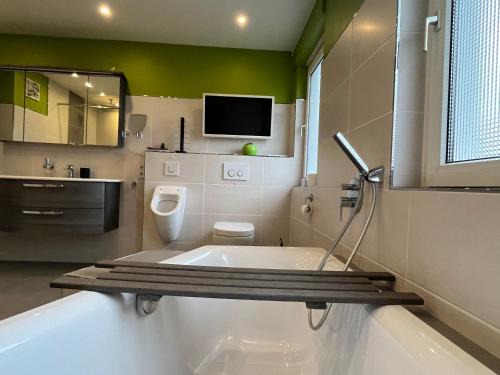 Menden Apartment | Sonnenblick Apartment sunview #rain-shower 2P bathtube BIG kitchen