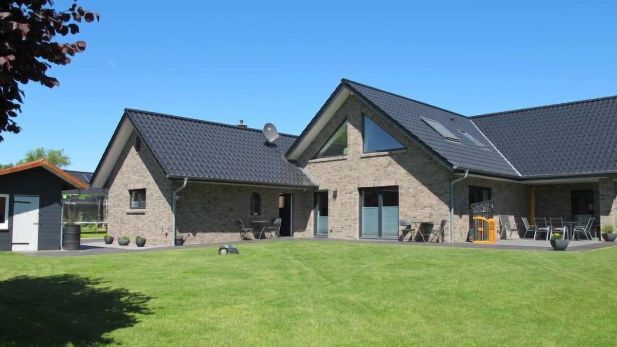 Wanna House | Sonnenschein by Interhome
