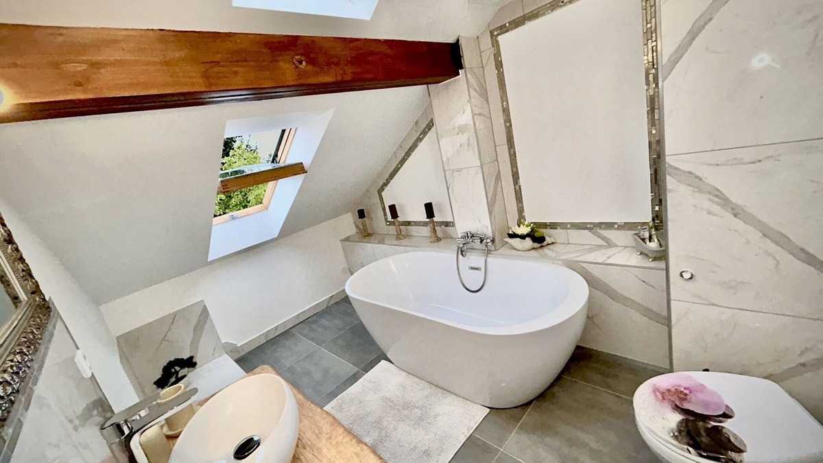 Jueterbog Apartment | Sonnige Dachgeschoss-oase! 🏝