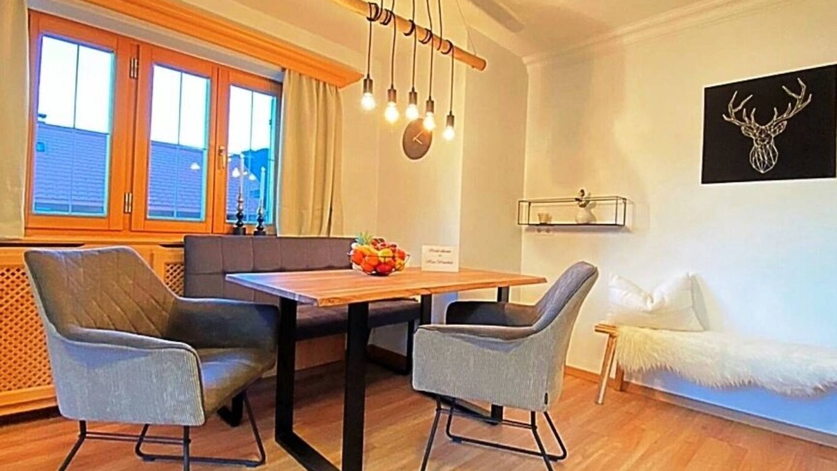 Entfelden Apartment | Sonnige Ferienwohnung von 45m² bis 65m², Balkon und extra Küche