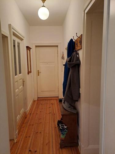 Friedrichshain Apartment | Sonnige und ruhige Altbauwohnung in Friedrichshain