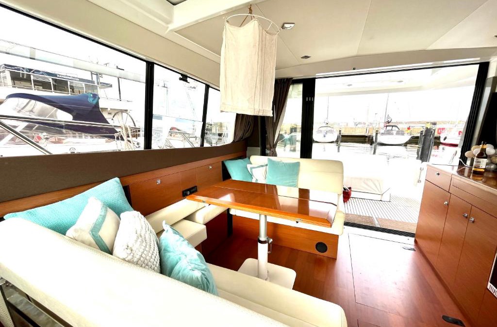 Dusternbrook Boat Rental | Sonnige Yacht Boot Ein Ferienhaus auf dem Wasser