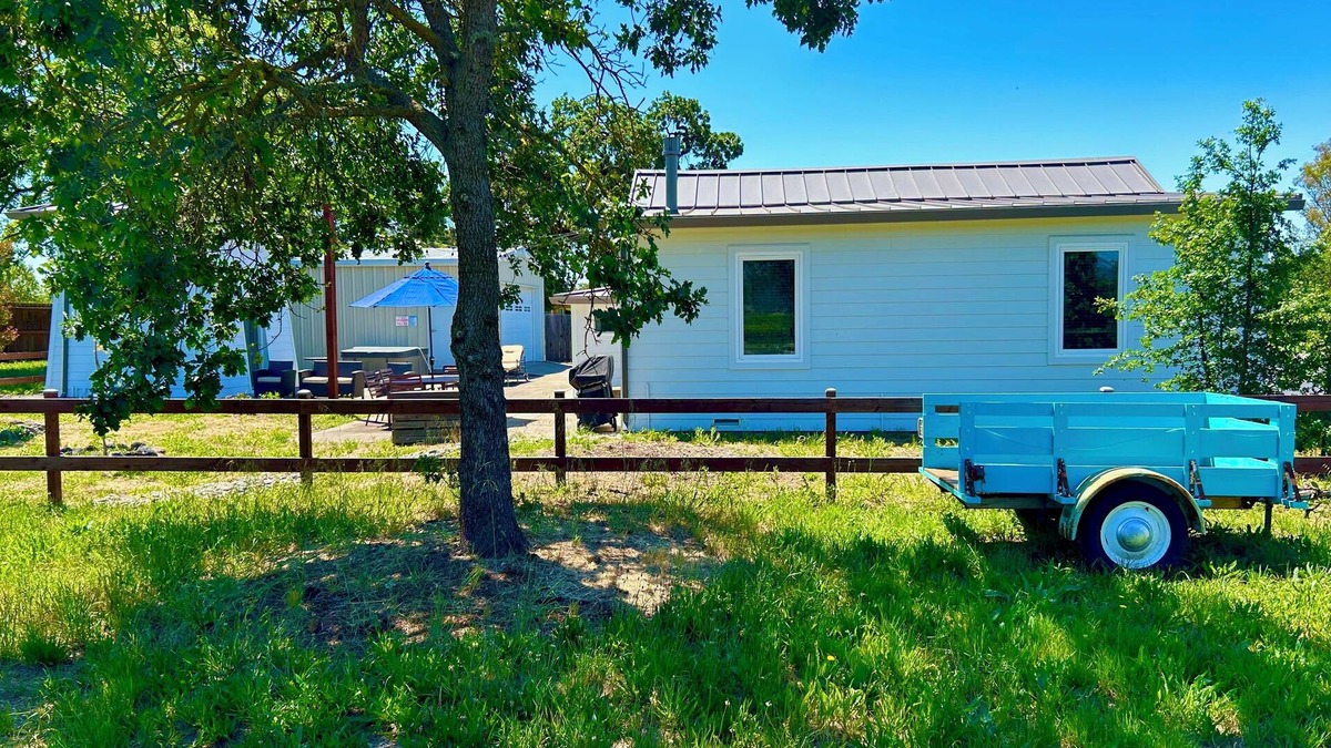 Sonoma Cottage | Sonoma Cottage: among the vines and close to EVERYTHING!