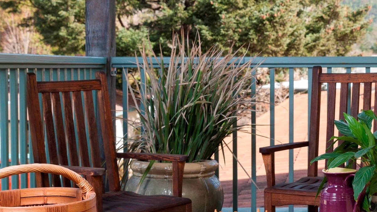Boyes Hot Springs Hotel | Sonoma Creek Inn