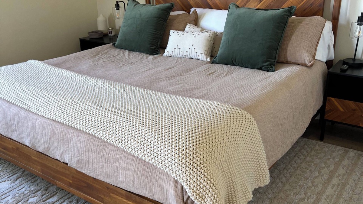 New River House | Sonoran Ridge Retreat One Bedroom Home Sleeps Four, Sauna, Fire pit, Spa like