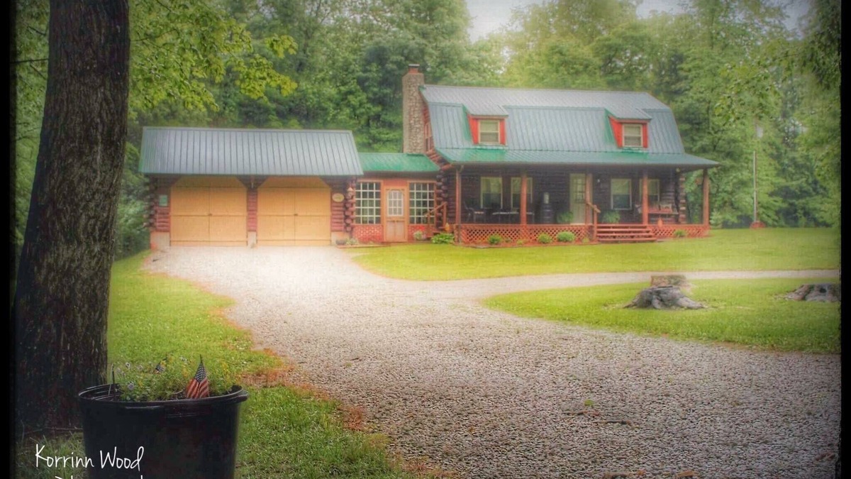Cross Plains Cabin | Sonshine Cabin is your own private park. With wildlife or a hike to the creek.