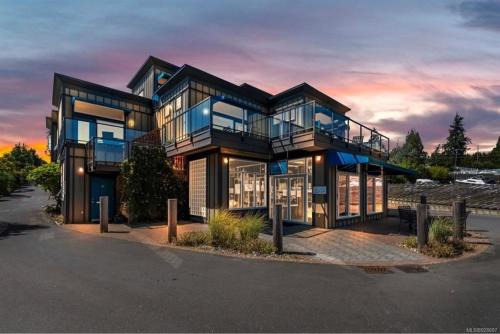 Sooke House | Sooke Harbour Penthouse