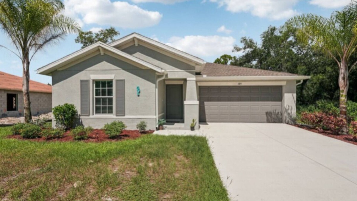 Port Charlotte House | Soothing 3-bedroom 2 bath pet friendly house