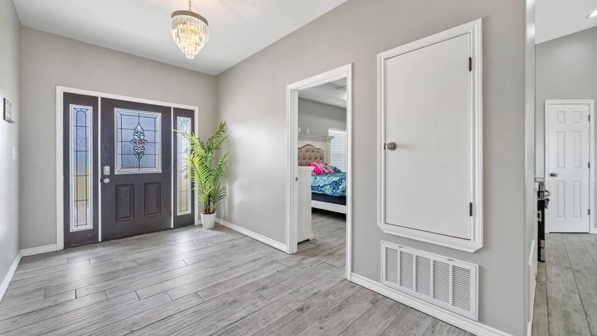 Riviera House | Soothing 3-bedroom house with AC in Riviera