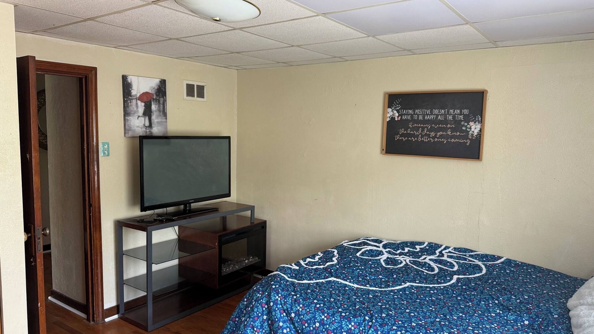 Marshall-Shadeland Apartment | Soothing apartment with WiFi in vibrant Pittsburgh