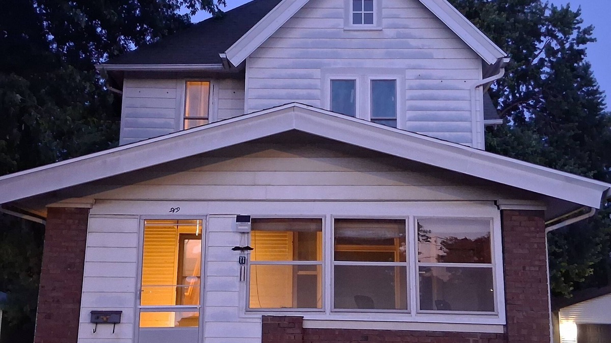 Galesburg Apartment | Soothing apartment with AC in charming Galesburg