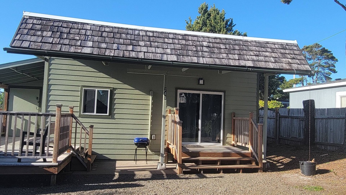 Gleneden Beach House | Soothing beach house with WiFi in Lincoln Beach