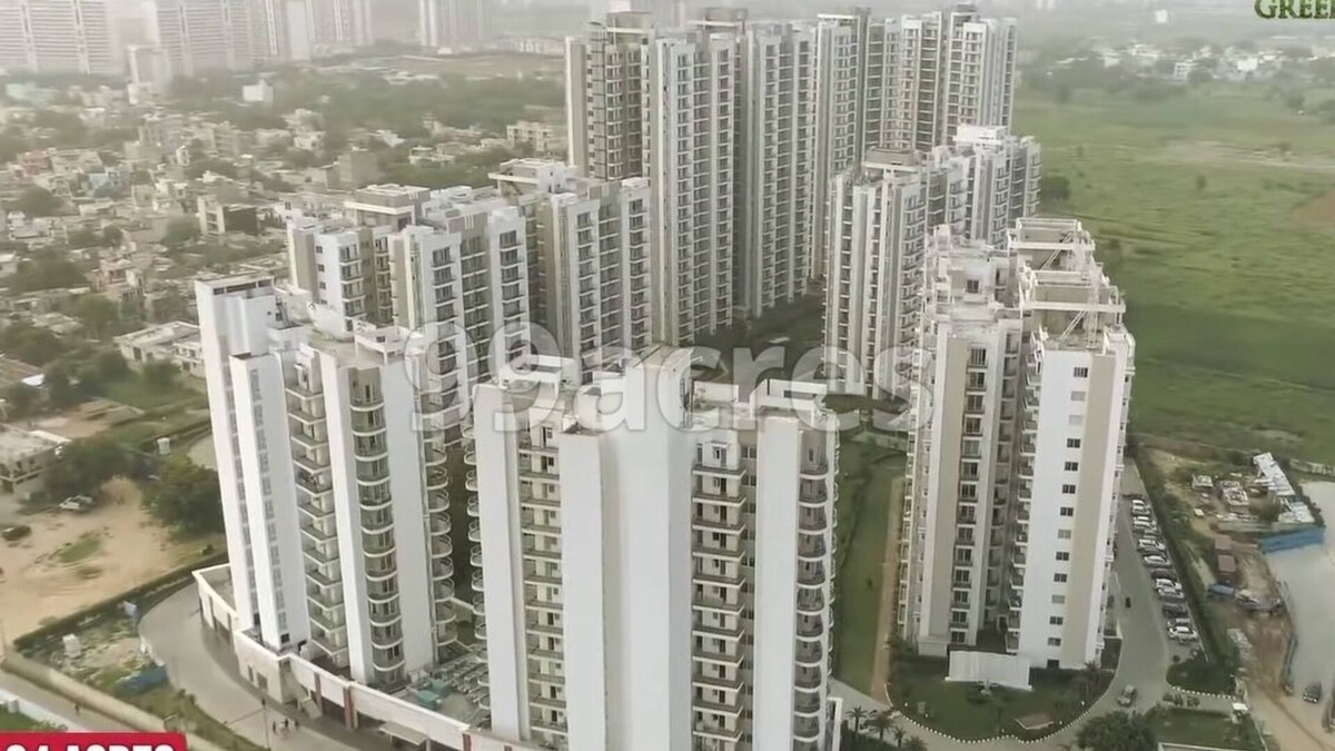Gurugram House | Soothing building with AC in Gurugram
