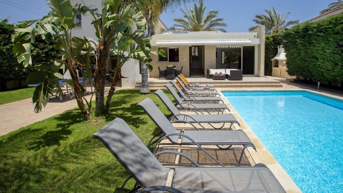 Pervolia Villa | Soothing Sunset Villa, 200m to the Beach