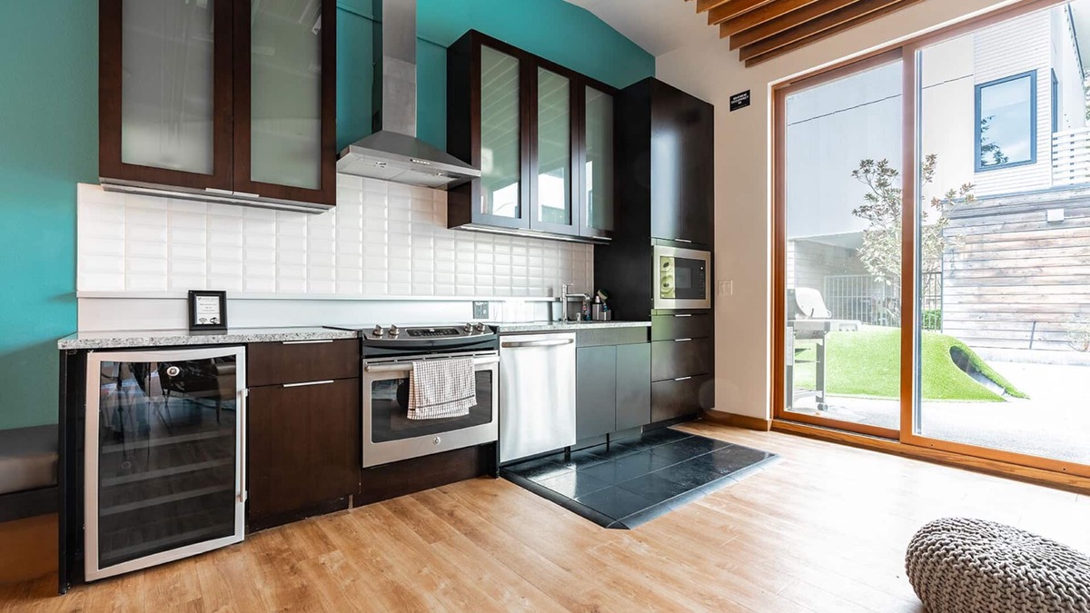 Northwest Bellevue Apartment | Sophari's Apartments in Bellevue