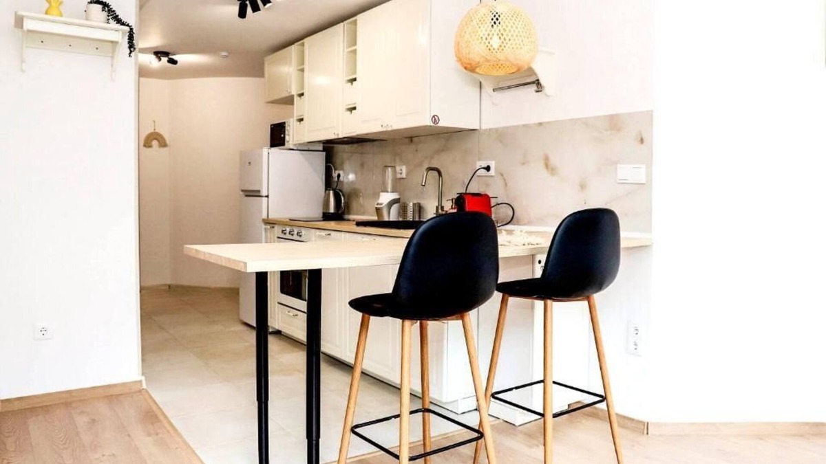 Blagoevgrad Apartment | Sophie Studio - Top center, Cozy & Work-Friendly near AUBG, Free streaming