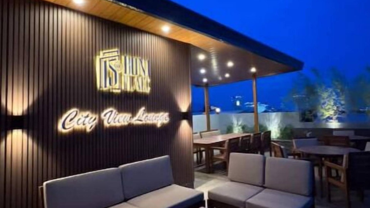 Malabanias Apartment | Sophisticated 2-Bedroom Luxury Smart Unit 203nn