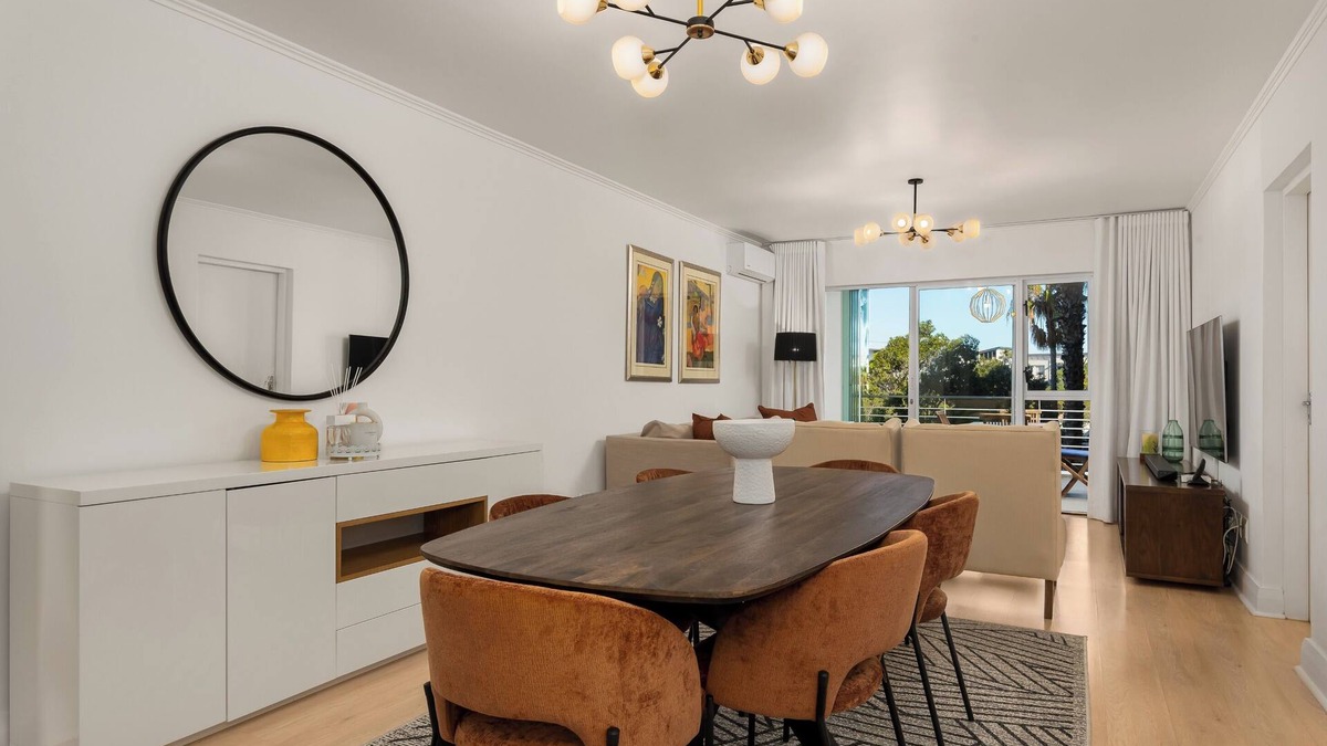 Century City Apartment | Sophisticated Century City Apartment | Pool