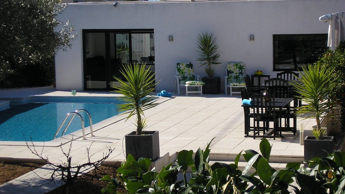 Purias Villa | Sophisticated Country Villa, Private Pool, i, Air Con ,Golf