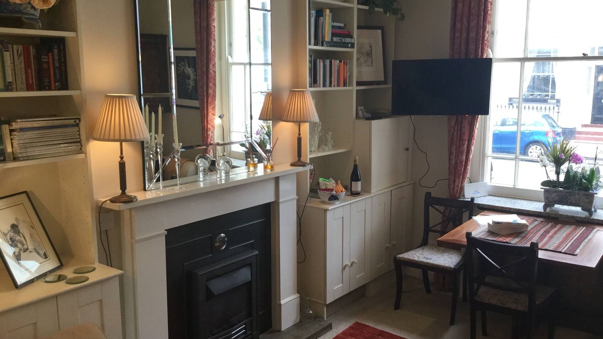 Pimlico Apartment | Sophisticated yet cosy 2 bedroom Westminster apartment - convenient for Victoria