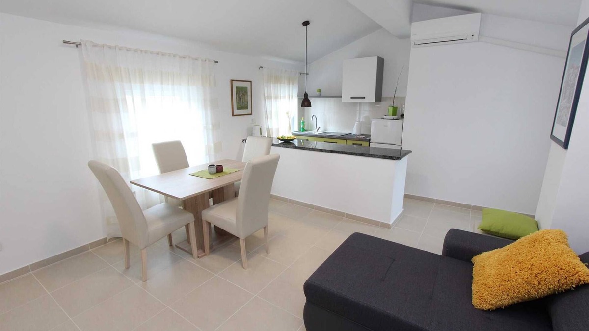 Borik Apartment | SORRISO One-Bedroom Apartment