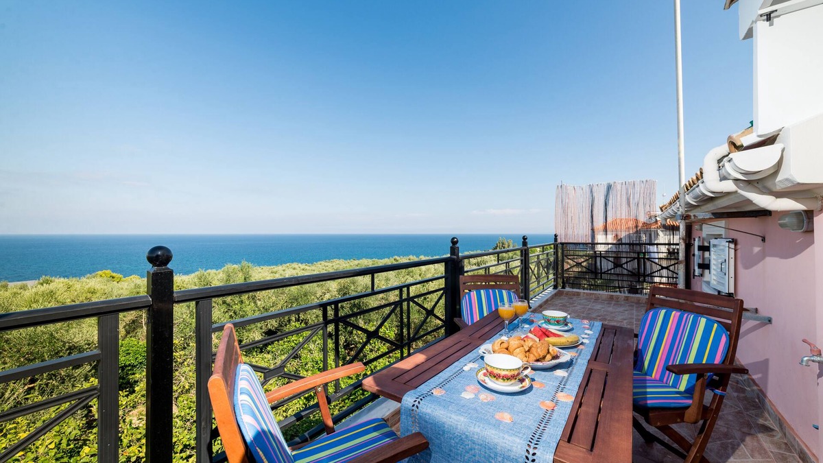 Neromilos Apartment | Soso's Sea View Apartment
