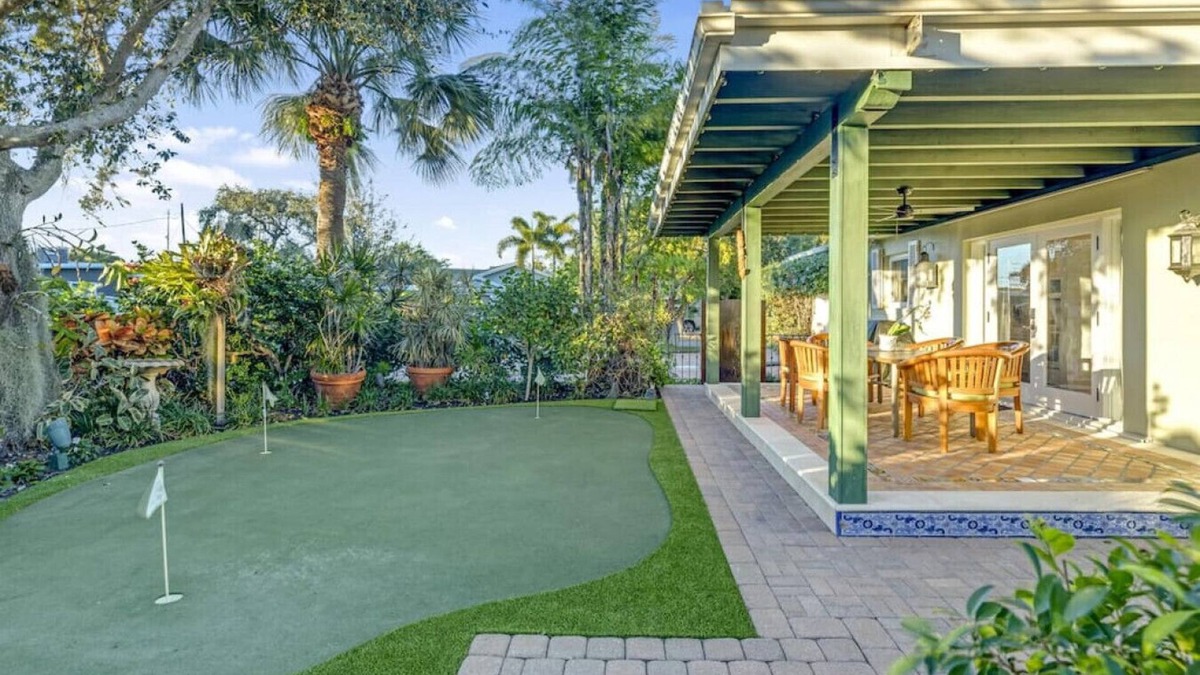 Bel Air House | SoSoPalmBeach-Tropical Bungalow
