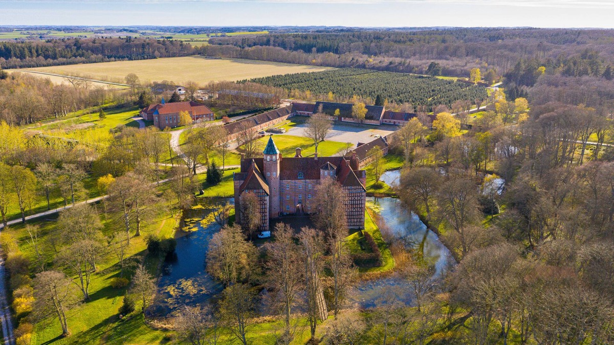 Gjerrild Hotel | Sostrup Slot og Kloster