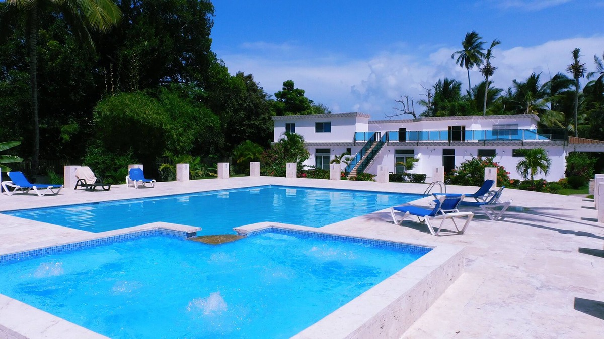 Cabarete House | Sosua Bachelor Party 10BR + 2 Suites Compound, Pool, Near Beach