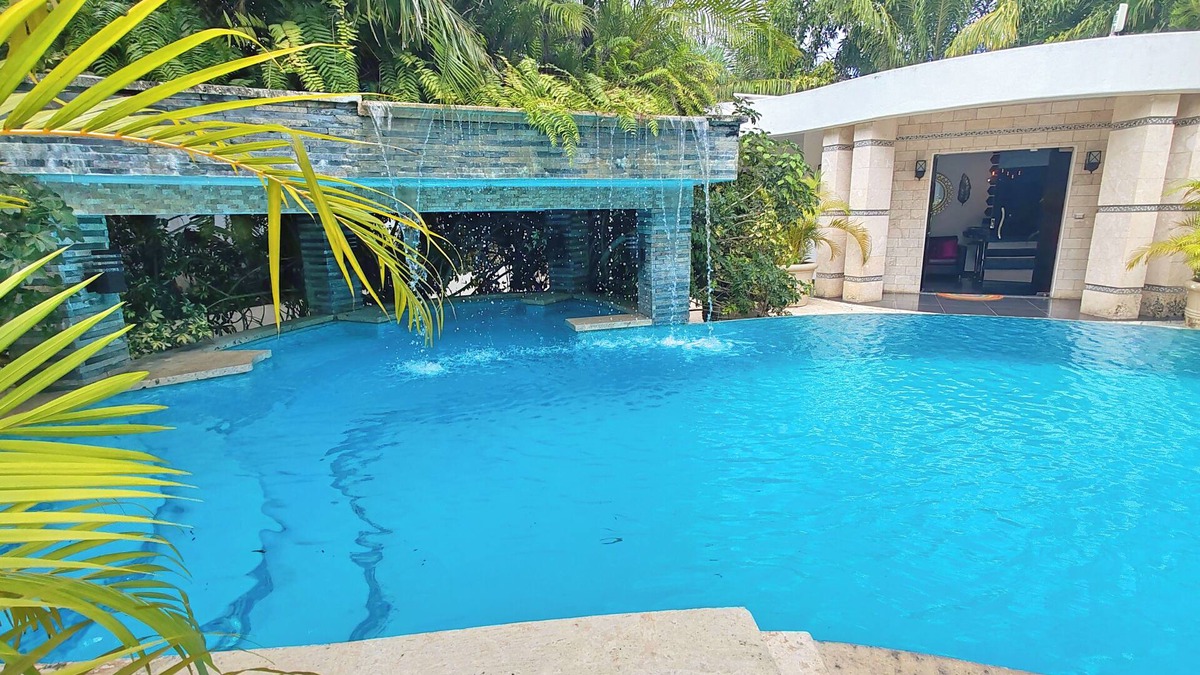 Villas Ana Maria Villa | Sosua Bachelor Party 21 to 23 BR Hollywood Style Mansions