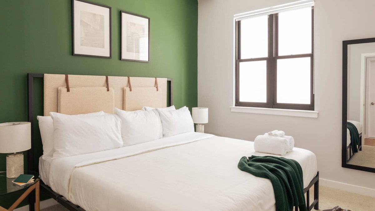 Old City Apartment | Sosuite | 1BR Apt w W/D, Shared Roofdeck