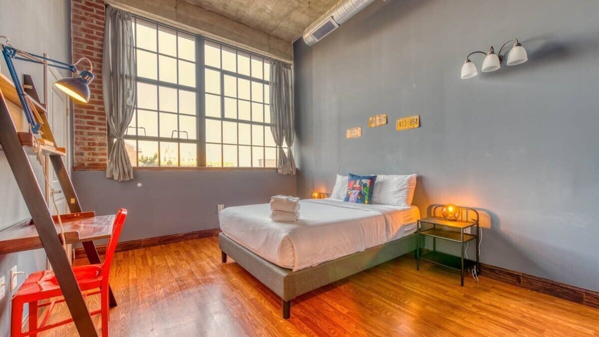 West Poplar Apartment | Sosuite | 2BR Apt w W/D, Gym, On-Site Restaurant
