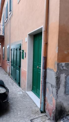 Fiano Romano Apartment | Sotto la torre appartamento