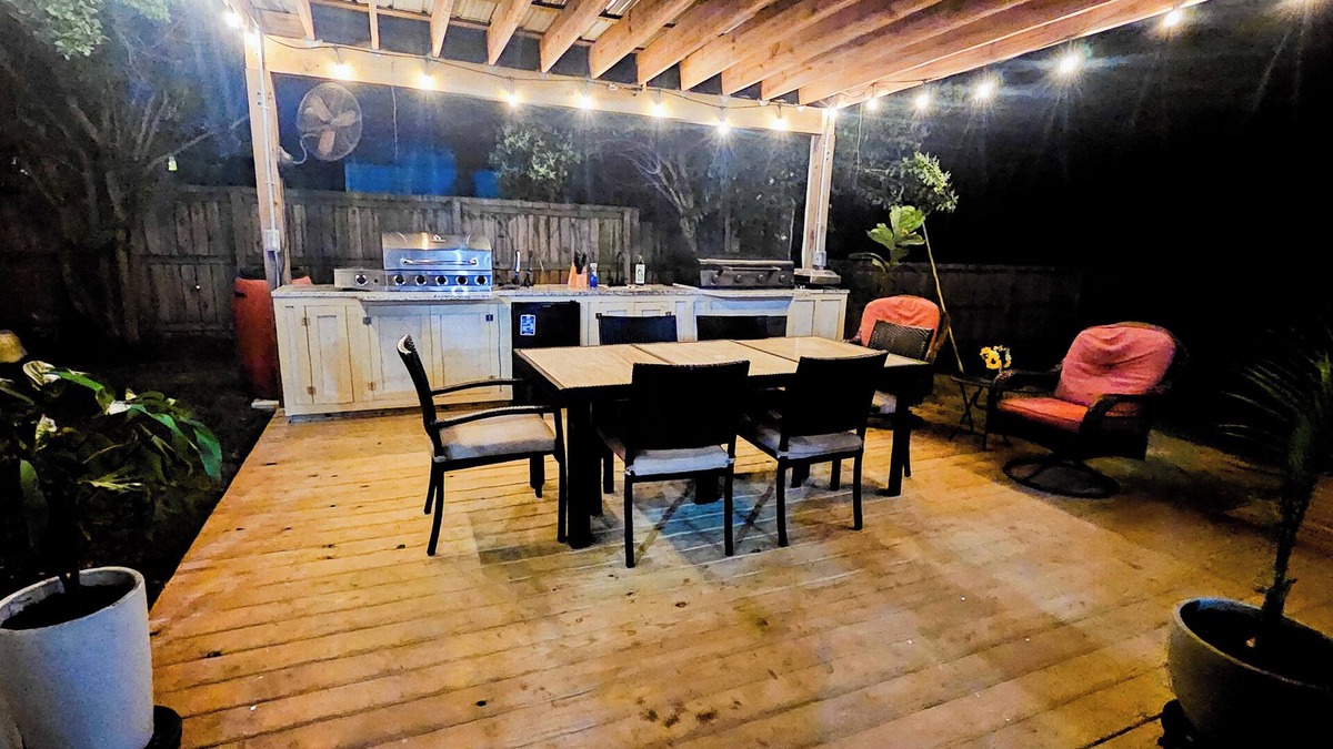 Emerald Isle House | Soul Care Cottage: 2BR/2BA Oasis w/Outdoor Kitchen & Boho Vibes
