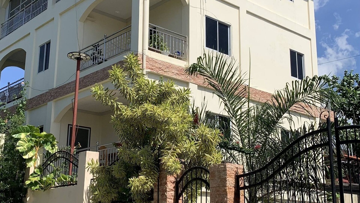 Badian Bed & Breakfast | Soul Travellers Dagatan Castle