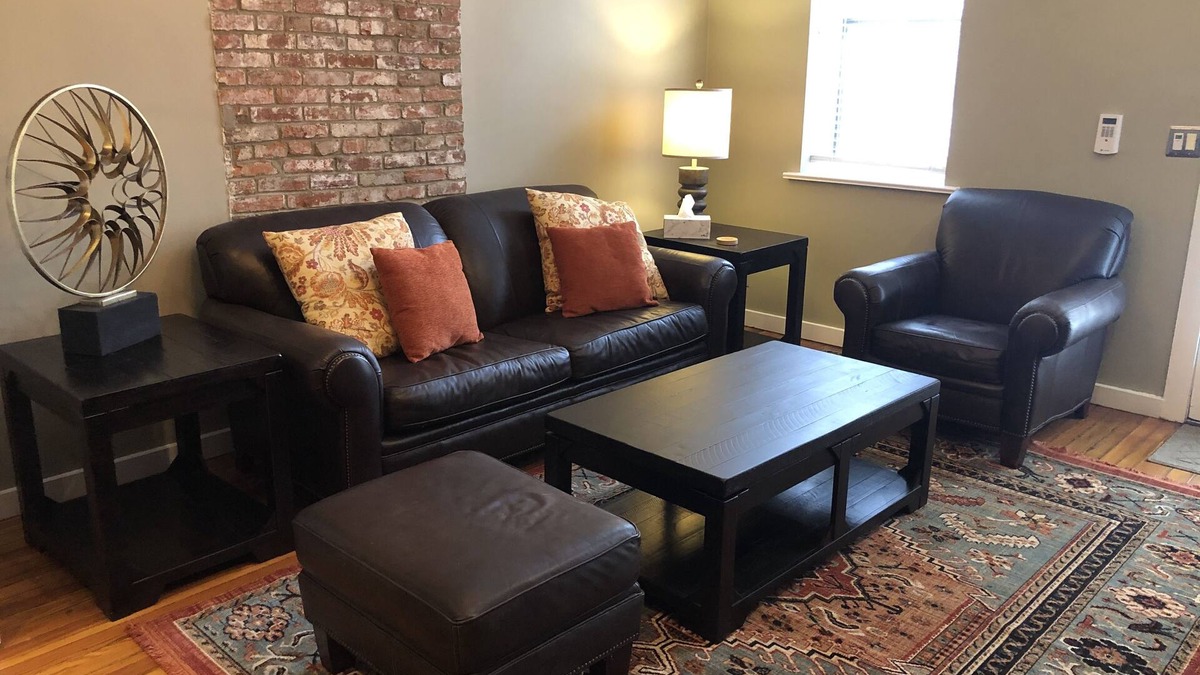 Soulard Apartment | Soulard Residence: Milan suite